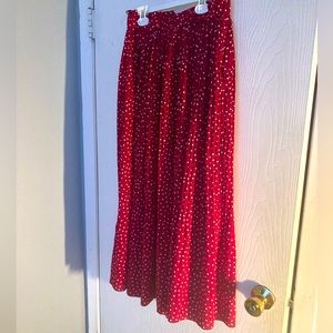 Unbranded skirt. Purchased from Amazon. Size XL.